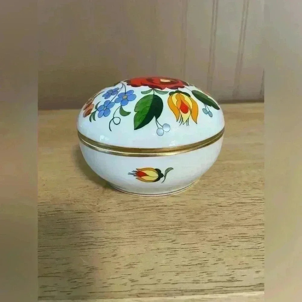 Kalocsa Hungary Porcelain Hand Painted Floral Covered Trinket Box Dish 5"